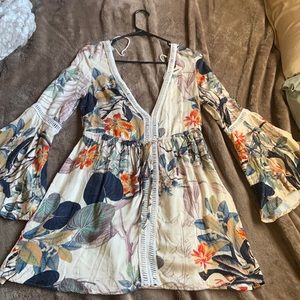 Backless bell sleeve dress